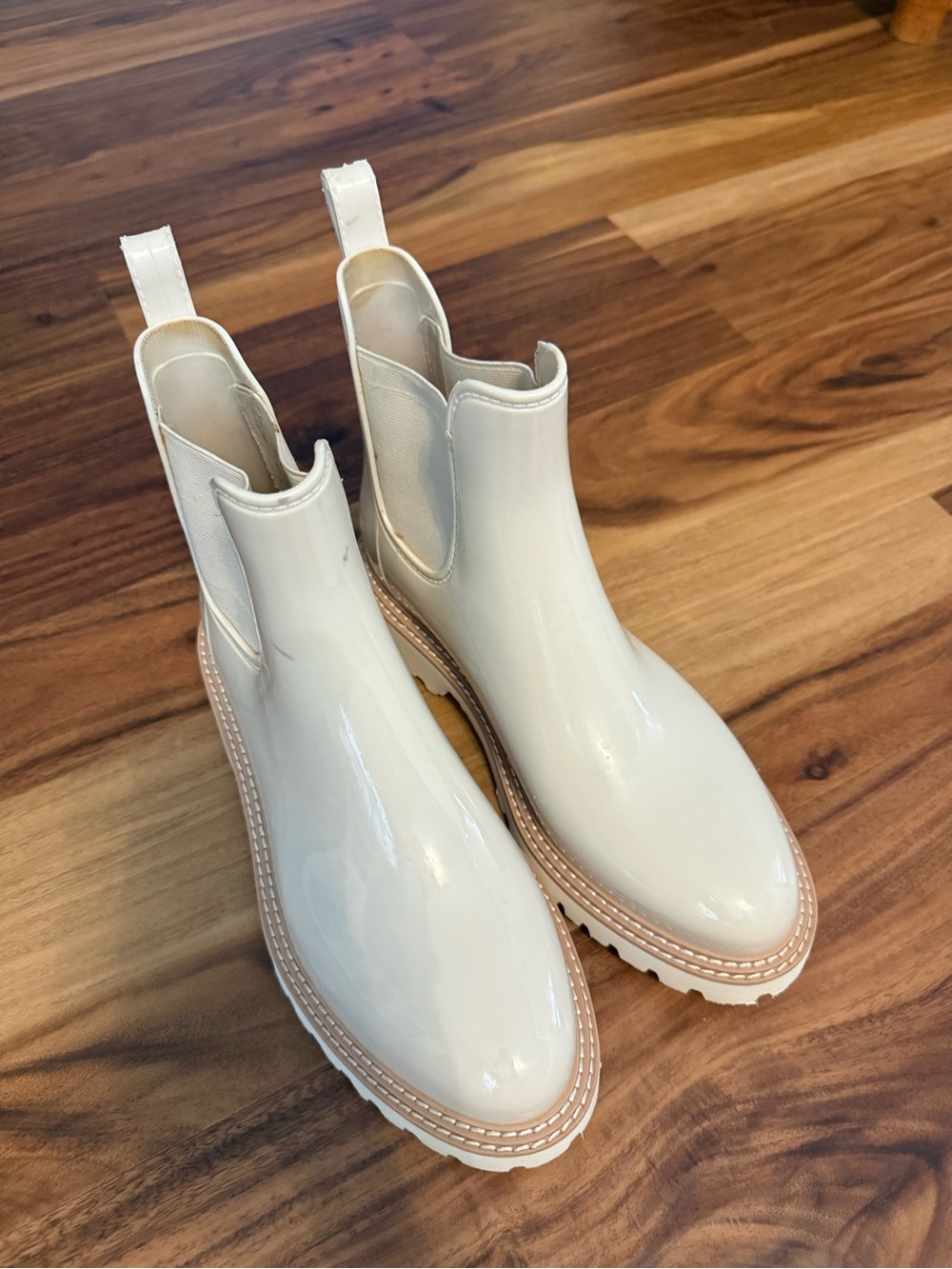 Women’s Dolce Vita Cream Chelsea Rain Boot with Lug Sole